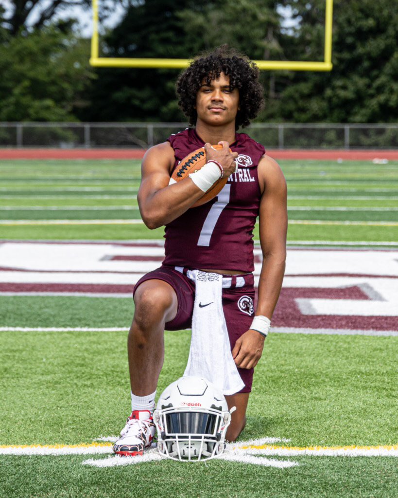 Thank you to <a href="/PrepRedzone/">Prep Redzone 🏈</a> and @PRZ_CoachSilva for ranking me as one of the best athletes in New Englands 2025 class
#Seniorszn #BCPride 
<a href="/jeff_papazian/">Coach Papazian</a>