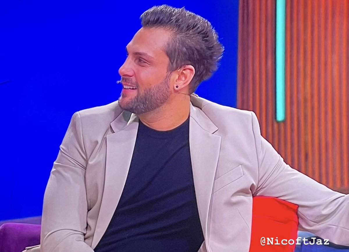 NicoftJaz's tweet photo. Un bombón en la pre gala de ayer de #LaCasaDeLosFamososMx2 @NicolaPorcella 💙 https://t.co/1zVfu3ITs0