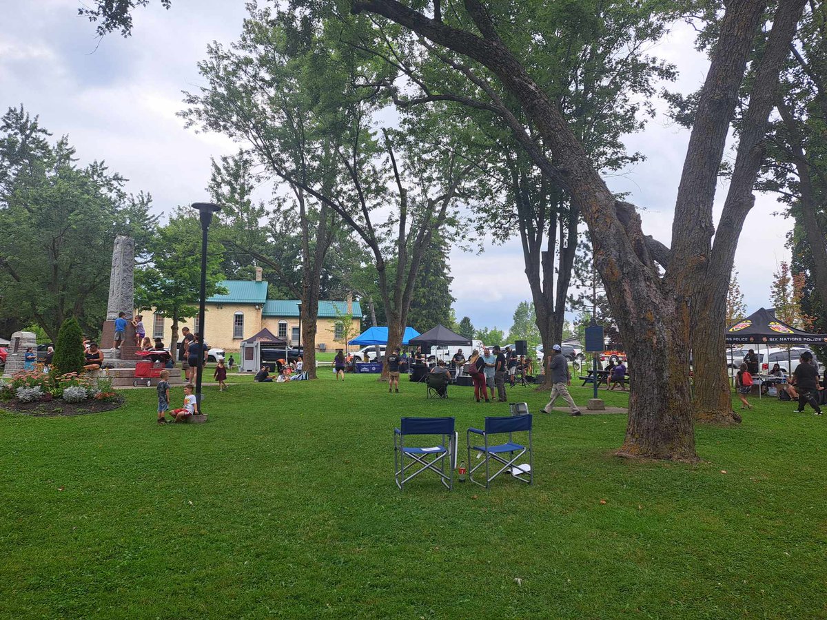 HnbOverdose's tweet photo. Hundreds turned out for International Overdose Awareness Day in Ohsweken. Community coming together with compassion and understanding is what it's all about. Together, we can 💜 #ioad2024 #overdoseawarenessday2024 https://t.co/qr4kYhyAtN