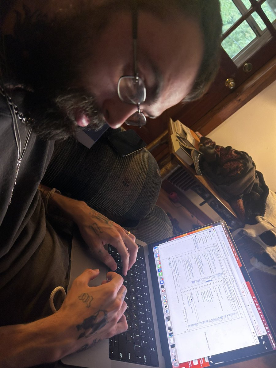 Writing his first html 🥹 so talented