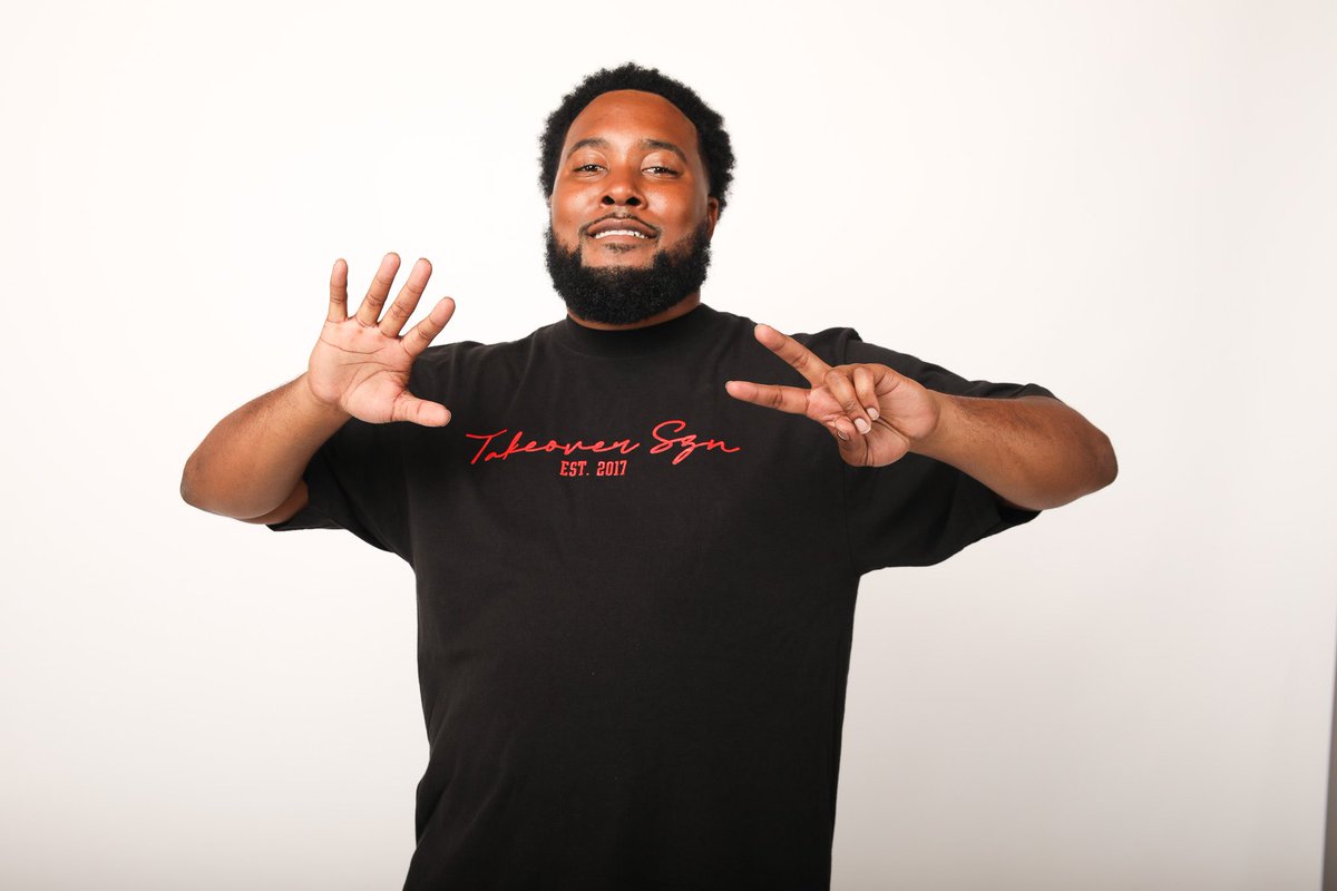 <a href="/TakeoverSzn_/">Takeover Szn ⚡️</a> celebrates year 7 🍾…

New merch available now, sizes S-XXL.