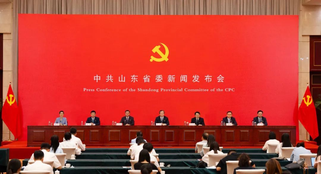 naina__45's tweet photo. 中共山东省委新闻发布会，介绍和解读省委十二届七次全会精神：以一域之光为全局添彩 在进一步全面深化改革上当好排头兵 https://t.co/N8DwY0ipFX