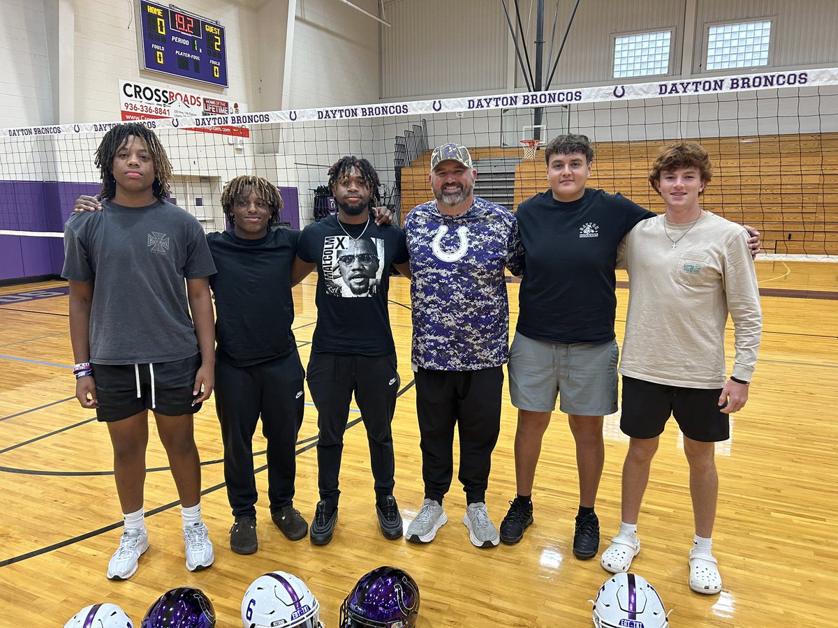 JerryPrieto8's tweet photo. Helmet Striping and unveiling of leadership council tonight.
#EATTNT
#AllGasNoBrakes https://t.co/O5pcmlEF0m