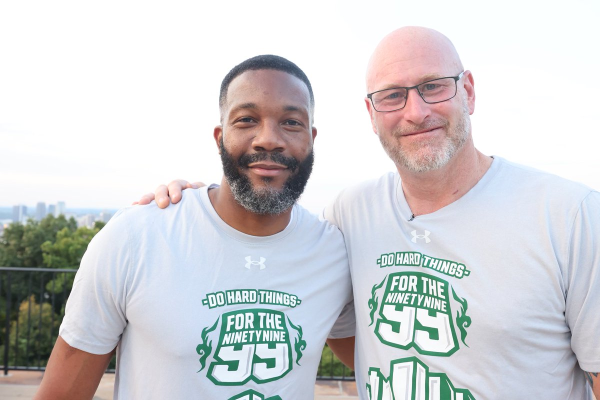 randallwoodfin's tweet photo. It's the most wonderful time of the year and our boys are ready to show and prove. Go Blazers! #ForThe99 #WinAsOne @UAB_FB https://t.co/NoMrrUCDbP