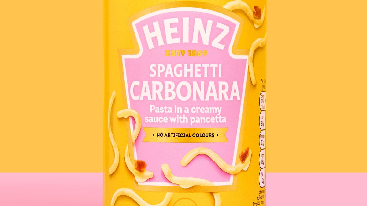 DailyMail's tweet photo. Heinz panders to lazy Gen Z-ers with the launch of £2 tinned carbonara - as Italian restaurant boss says anyone who eats it should be shown the door https://t.co/dF50rZTZU9 https://t.co/JLegx4AfvL