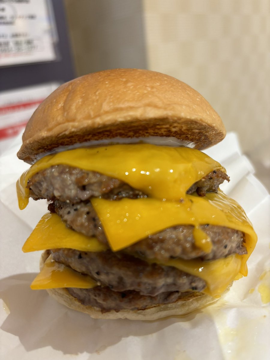 台風の中行ってきた。
ロッテリア今日までだよ！