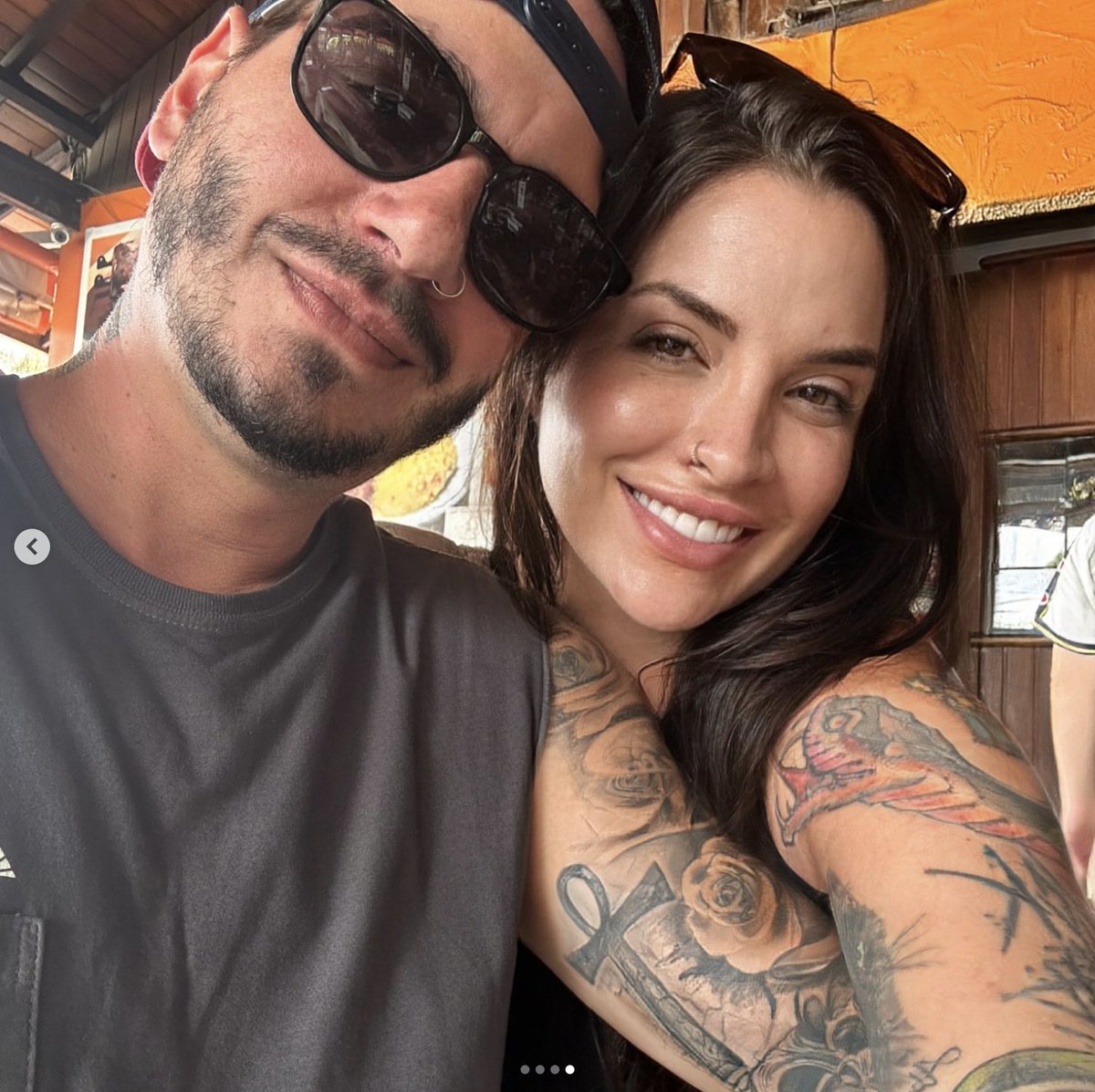 ClaraAguilarFas's tweet photo. O tópico é casal que queria ser marmita? Aqui vai um: Clara Aguilar e Giu Daga! #ProgramaDaWanessa https://t.co/Uixo5Y95aL