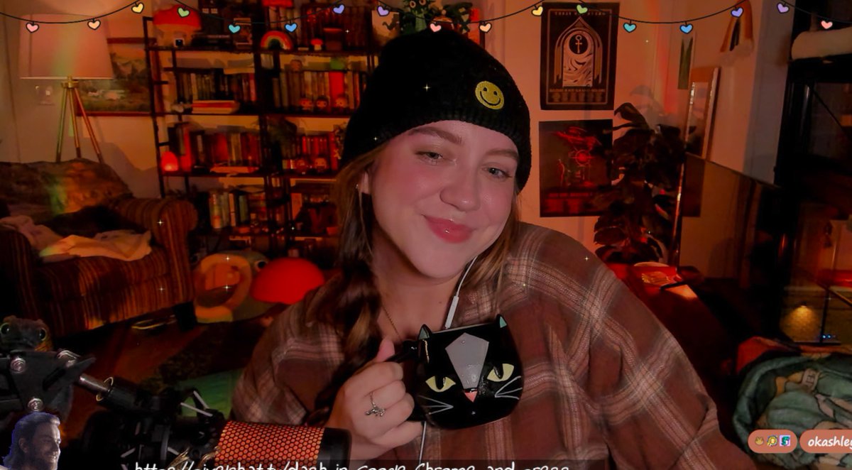 IM LIVEEEE and I've officially decided that it's fall :) playin da witcher if I can ever shut up teehee