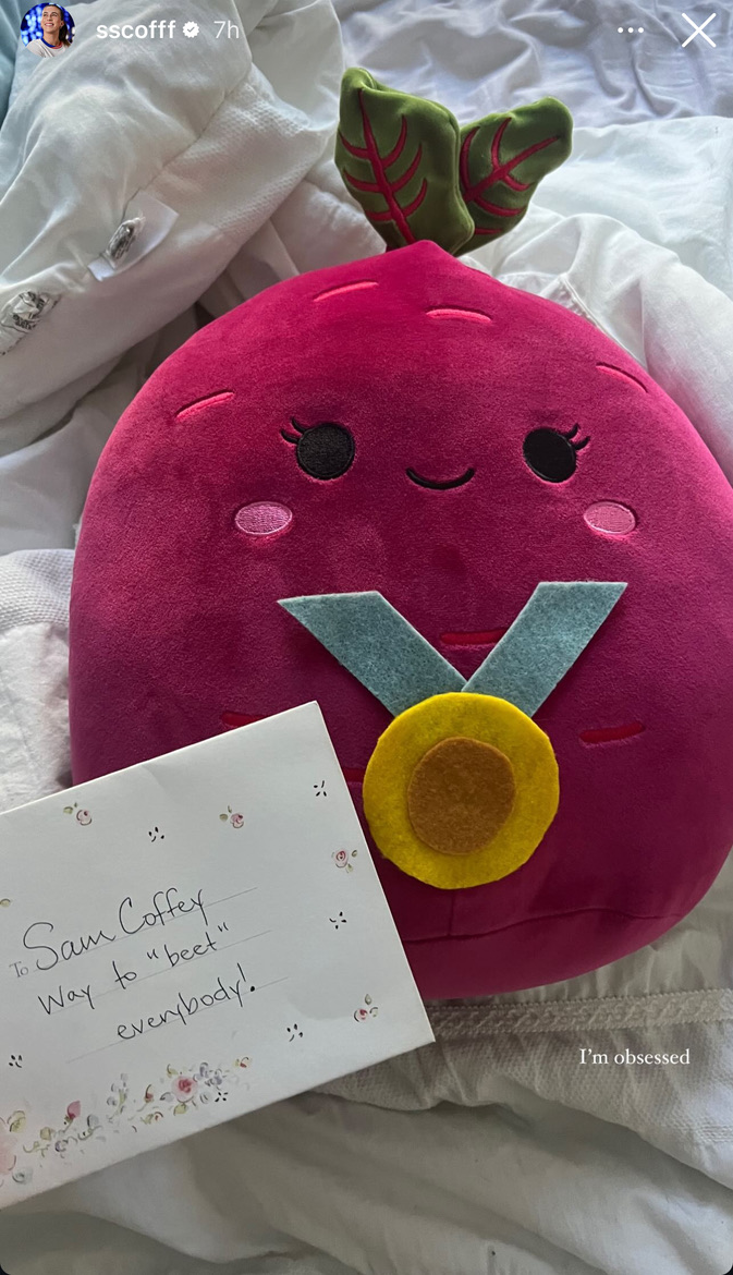 Phuocerman's tweet photo. Sam Coffey on her CUSTOM Gold Medalist Squishmallow #USWNT

"I had a family friend send me one that was a beet &amp; they stitched a gold medal on it. They wrote a card saying 'way to beet everybody!' That's currently my favorite."

Soph: 🤣 "Cute, I didn't get one..." 😂

#BAONPDX https://t.co/78M97MIgcK