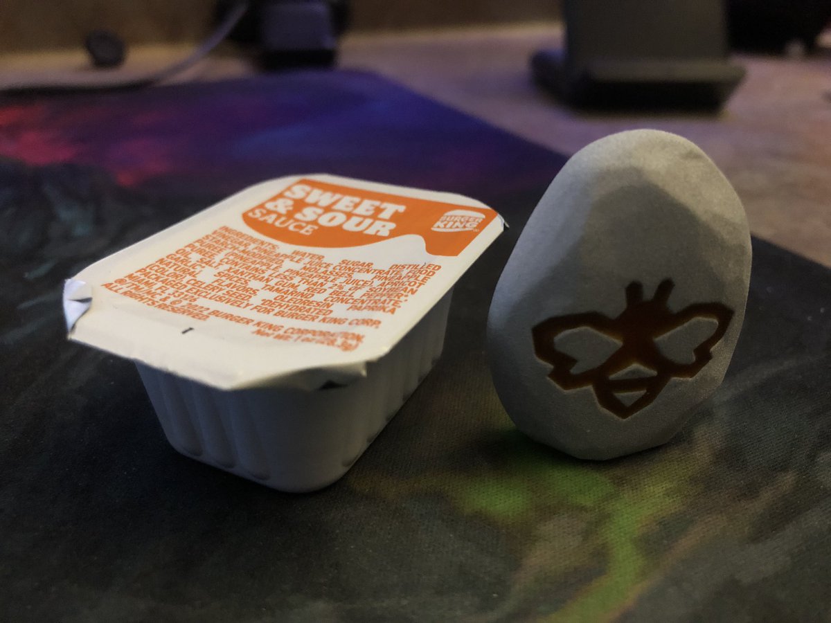 ZeBuugar's tweet photo. @Barny my forbidden chicken nugget has arrived https://t.co/rAGMAzOble