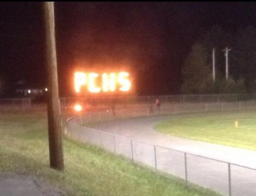 herdHater's tweet photo. Please just post their score
my boys are FightEERs but
get No Love Please Consider
it. In much appreciation -hH
#PocahontasCoWarriors 🏹
#WVPrepFB #Watoga 🐻⛰
#StampingCreek #MillPoint https://t.co/QGrVPFtfLG