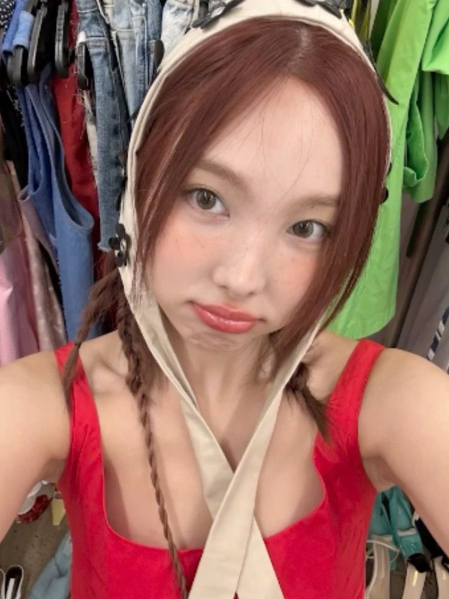 imnayeonarchive's tweet photo. 🍓 https://t.co/jZvaJTKfYJ