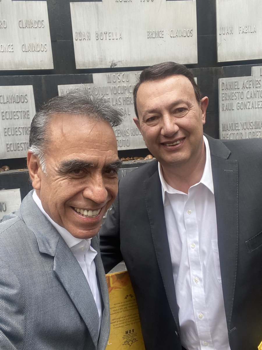 quiquegaray's tweet image. Fantástica y memorable reunión en #CODEME con los colegas y amigos de toda la vida, engalanados por los medallistas @DanielAceves84 y @Osmardiver05