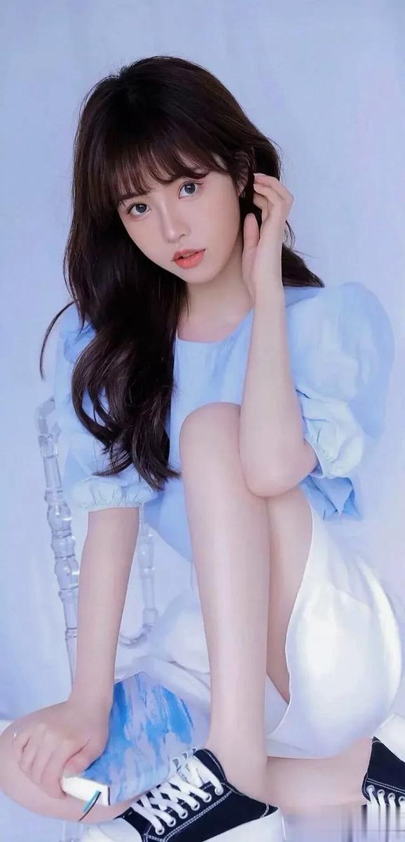 美女來了❤️❤️❤️ https://t.co/1BcqxVNQNE