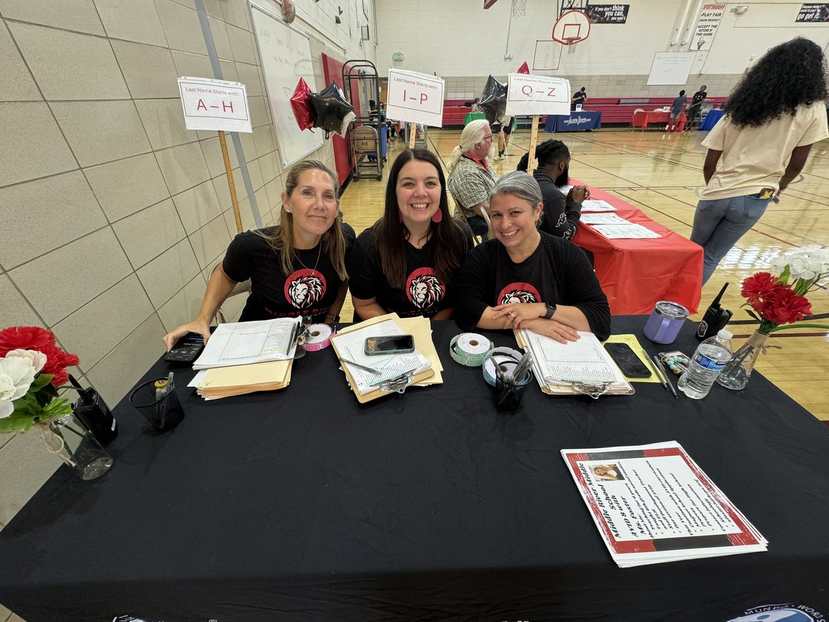 An amazing Back To School event this evening. Thank you to all of our families who came out and our teachers for their support. Such a great start for the 24-25 School Year! <a href="/brownmrms/">William Brown</a> <a href="/MRMSlions/">Middle River Middle</a>