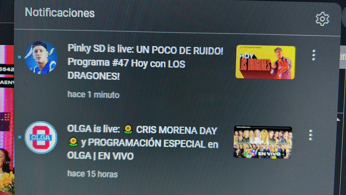 Hoy mi corazón se dividió en Cris Morena y Los Dragones.
