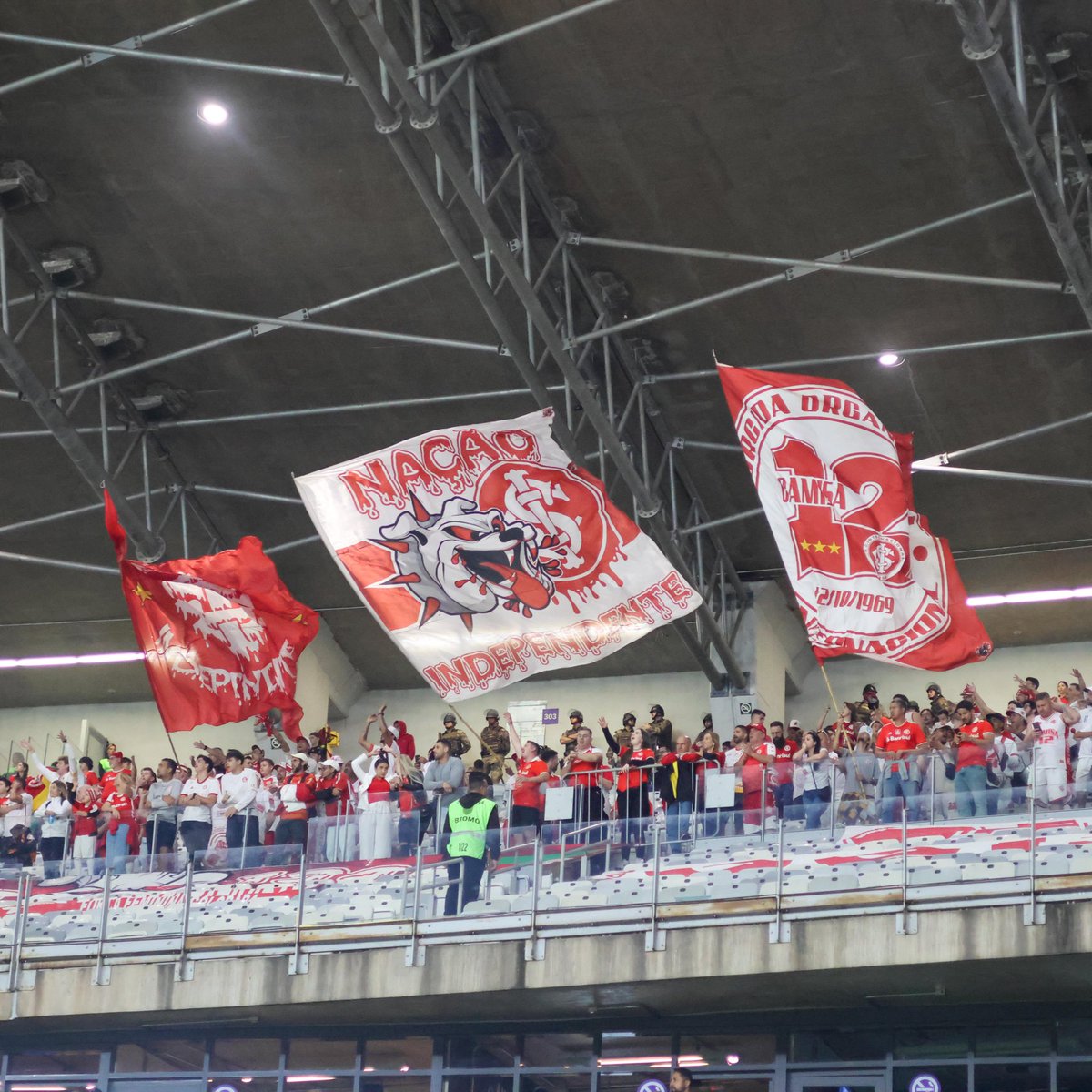 SCInternacional's tweet photo. O Inter quando joga eu sempre vou! 🎶🇦🇹

𝗚𝗥𝗔𝗡𝗗𝗘 presença, torcida colorada. Seguimos unidos, sempre por mais! 🤝 https://t.co/9dCcA6Qyr7