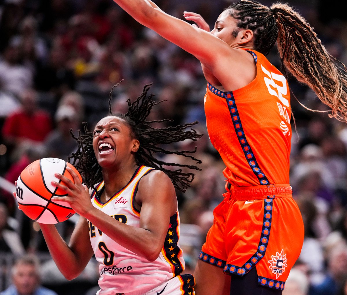 _graceephotos's tweet photo. The Indiana Fever defeated the Connecticut Sun, 84-80, on Wednesday, Aug. 28, 2024, at Gainbridge Fieldhouse in Indianapolis. @indystar @IndyStarSports 

https://t.co/GhaYde2B3H https://t.co/jrN1JZh5bh