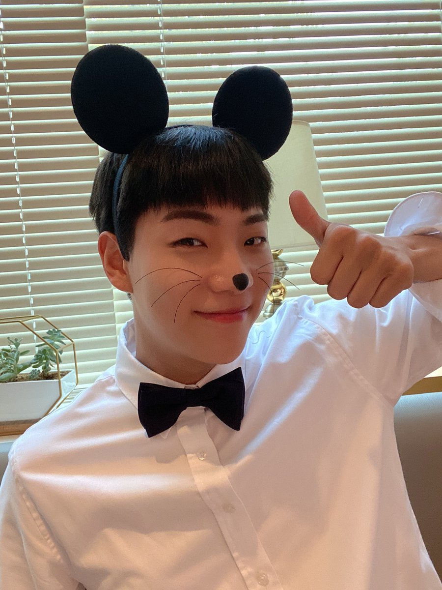👍🏻🐹👍🏻
#이션 #이창윤 #온앤오프 #ETION #E_TION #LEECHANGYUN #ONF