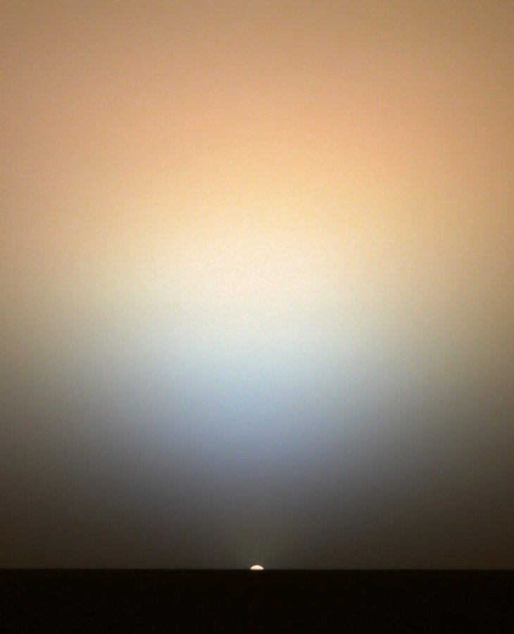CuriosityonX's tweet photo. Sunrise on Mars... https://t.co/7o68bdyMi5