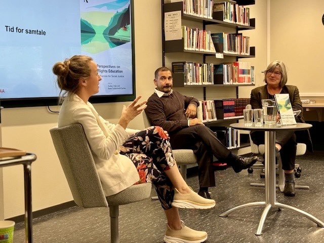 Beate Goldschmidt-Gjerløw (@beate_gold) on Twitter photo Our new book on human rights education is finally out! So thankful to have edited this volume with @AudreyOsler 💝 <a href="/routledgebooks/">Routledge Books</a> Snapshot from today’s presentation <a href="/uiagder/">Universitetet i Agder</a> <a href="/Lile1844/">Hadi Strømmen Lile</a> Our new book on human rights education is finally out! So thankful to have edited this volume with @AudreyOsler 💝 <a href="/routledgebooks/">Routledge Books</a> Snapshot from today’s presentation <a href="/uiagder/">Universitetet i Agder</a> <a href="/Lile1844/">Hadi Strømmen Lile</a>