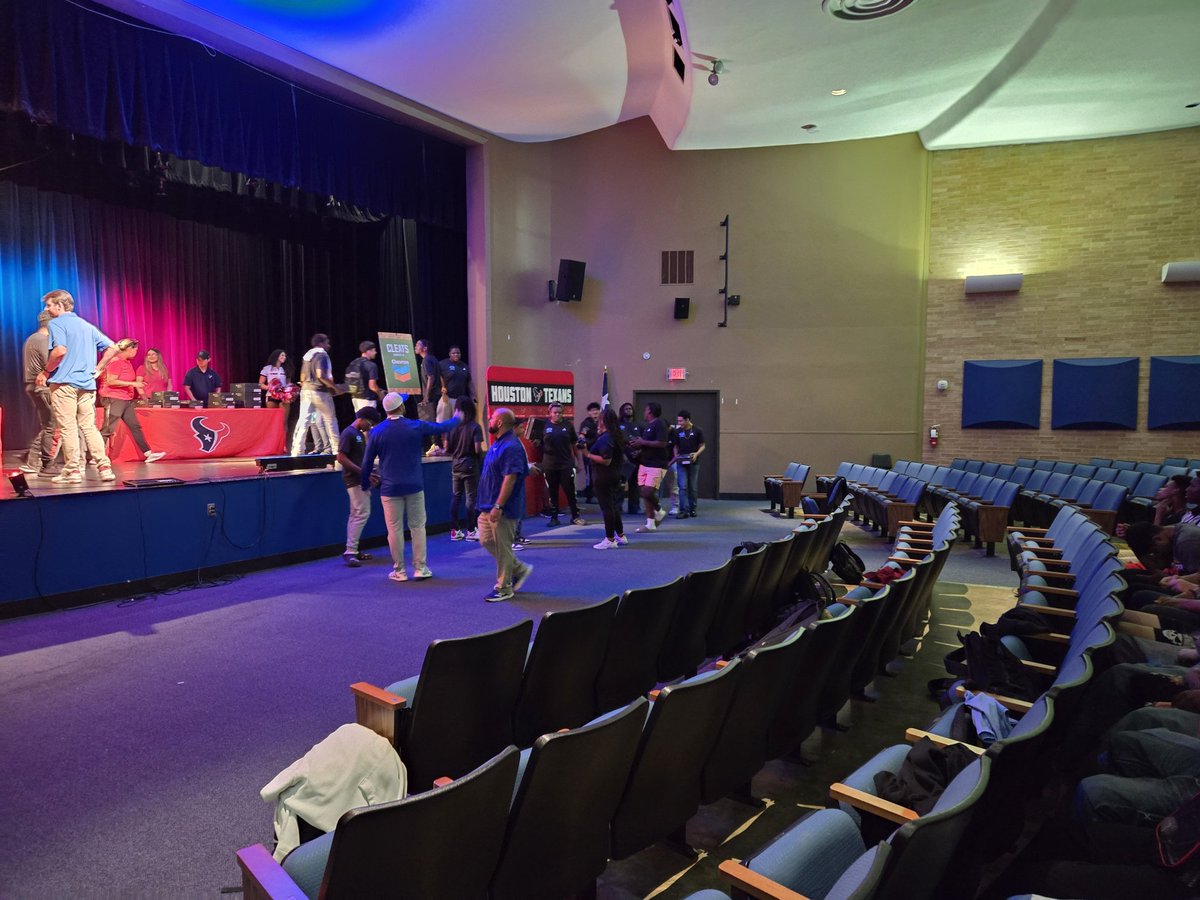 Aldine Senior High School-Aldine ISD (@aldinehs_aisd) on Twitter photo Sneak peek and boy are we super proud of our football teams (along with our mini-Mustang) & ALL of their coaches, especially our AC <a href="/CoachOjeda/">Coach Ojeda</a> <a href="/AldineMustangs/">Aldine Mustangs Football</a>. Let's go get them the Mustang Way! #8292024 #AldineImpact <a href="/Aldine9_AISD/">Aldine Ninth Grade School</a> Sneak peek and boy are we super proud of our football teams (along with our mini-Mustang) & ALL of their coaches, especially our AC <a href="/CoachOjeda/">Coach Ojeda</a> <a href="/AldineMustangs/">Aldine Mustangs Football</a>. Let's go get them the Mustang Way! #8292024 #AldineImpact <a href="/Aldine9_AISD/">Aldine Ninth Grade School</a>