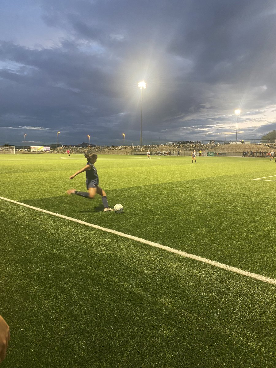 LCHS_MTapia's tweet photo. Leah Barone with the score. Bears are up 4-2. This has been a back and forth match. #LCWS
@PrincipalLCHS @LCHS_Keilbarth @LCHS_Hubbell @LCHSBearsSoccer @Cueva_Athletics https://t.co/BventaMovW