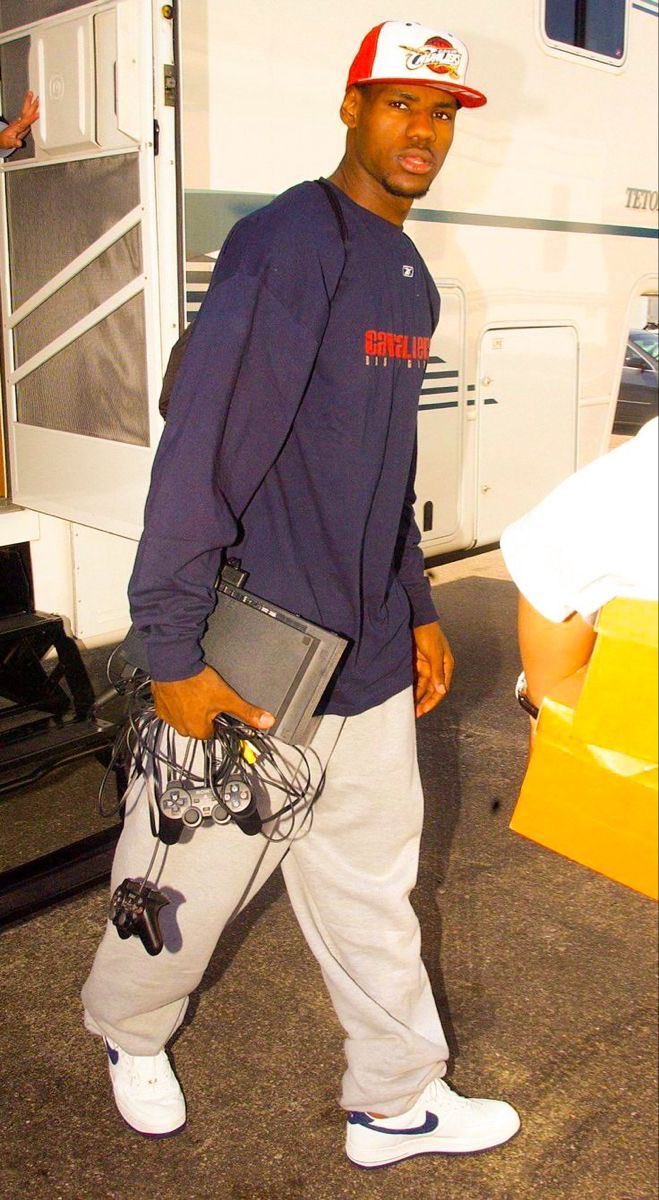 Real Hoops©️ tweet media