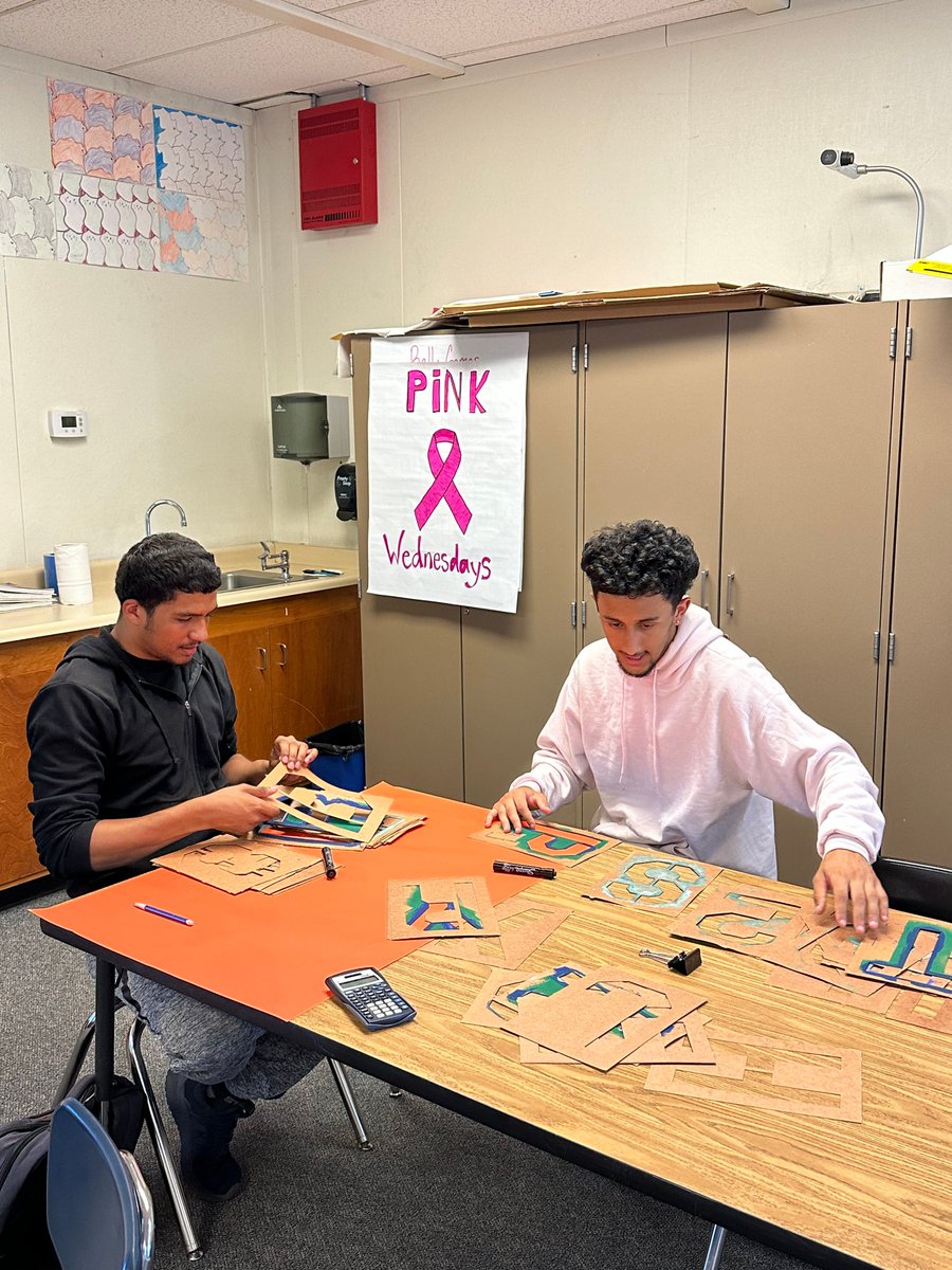 _vo_hs_'s tweet photo. Our student leaders are responsible for the spirit days and special activities we look forward to throughout the school year! Today, Mrs. Conklin's student government class worked on posters for upcoming events such as Breast Cancer Awareness in October and our rally on Sept. 27. https://t.co/S59Jeo6Tat