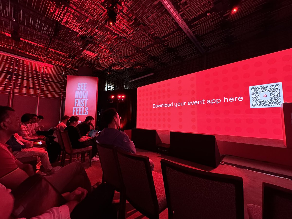 lahiruratnayaka's tweet image. Redis Released, just to begin in Singapore #redis  #redisreleased #singapore #tech