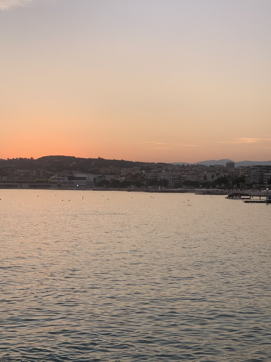 QueenLilithe's tweet photo. 🌊🌅 https://t.co/Nb4JdxCMMP