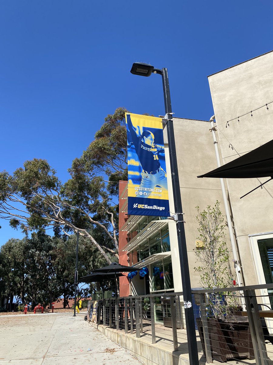 ToddGreenbaum11's tweet photo. New pole banners up on campus! So excited to see our refreshed brand coming to life. Stop by UC San Diego and see if you can find your favorite sport (all 23 of ours are represented)! π±
#GoTritons #CatchTheCurrent https://t.co/9FEYKPBtG8
