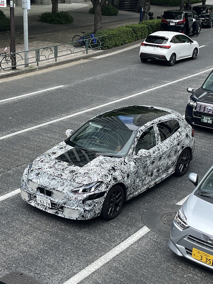 m320201218's tweet photo. この車ってＢＭ ？ https://t.co/1MEgnJm7iH