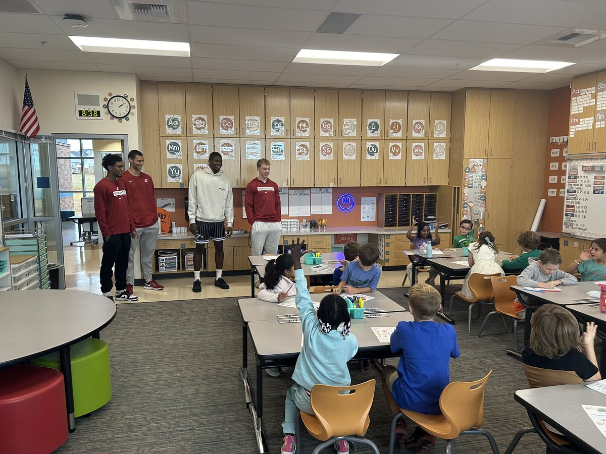 WSU Cougar Pursuit (@wsucougarsadev) on Twitter photo Our student-athletes had a great time welcoming back <a href="/PullmanSD/">Pullman School District 267</a> for their first day!
#GoCougs #CougsInTheCommunity Our student-athletes had a great time welcoming back <a href="/PullmanSD/">Pullman School District 267</a> for their first day!
#GoCougs #CougsInTheCommunity