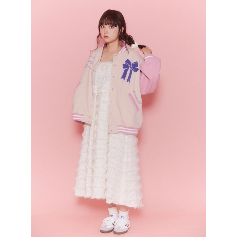 _candystripper_'s tweet photo. 💙CANDY STORE💙
#CandyStrirper WEB MAGAZINE 9月号が公開!
「LOLLIPOP DAYDREAM」
-A Day Without Ribbon-
ストリートの雰囲気を残したまま、とことんガーリーに盛り付けるのが秋の気分。
AMOさん×Candy Stripperでお届けする、心ときめく毎日コーデをお楽しみください🎀
▼今すぐcheck👀✨