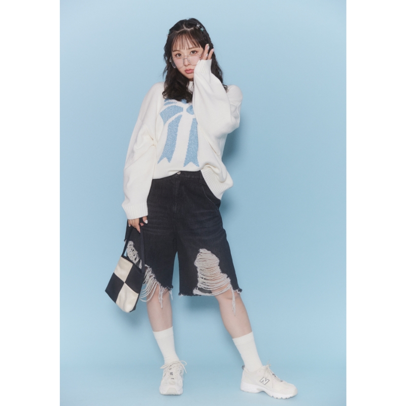 _candystripper_'s tweet photo. 💙CANDY STORE💙
#CandyStrirper WEB MAGAZINE 9月号が公開!
「LOLLIPOP DAYDREAM」
-A Day Without Ribbon-
ストリートの雰囲気を残したまま、とことんガーリーに盛り付けるのが秋の気分。
AMOさん×Candy Stripperでお届けする、心ときめく毎日コーデをお楽しみください🎀
▼今すぐcheck👀✨