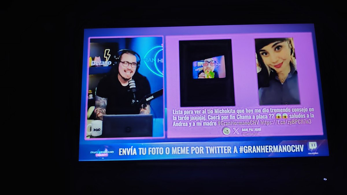 alonsoftchile's tweet photo. Sin luz en puente alto pero con el mínimo de batería esperando el @GranHermanoCHV , un día sin @ClaudioMichaux es un día perdido. Besitos a la Cosi Cosi Carolina Fernandez https://t.co/Uv0AjdbVkh