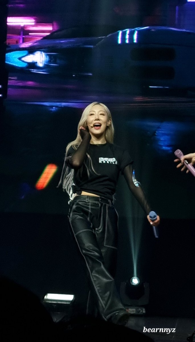 bearnnyz's tweet photo. 230828 Under the Moonlight in Manila
#HANDONG #드림캐쳐 #Dreamcatcher #DreamcatcherInMNL https://t.co/JnFkFc3qRa