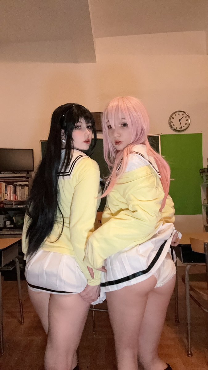 saintiyla's tweet photo. its cause u on that phone #totono #cosplay https://t.co/KBsuUqtn6Y