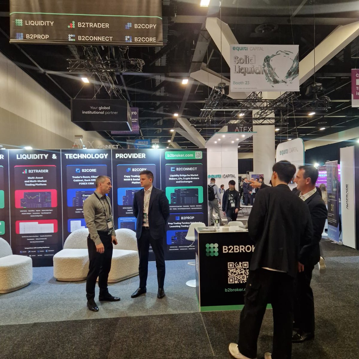 F_M_events's tweet image. The main floor is bustling and thriving in the first few hours of Day 2 of FMPS:24! #fmps #fmps24 #fmevents