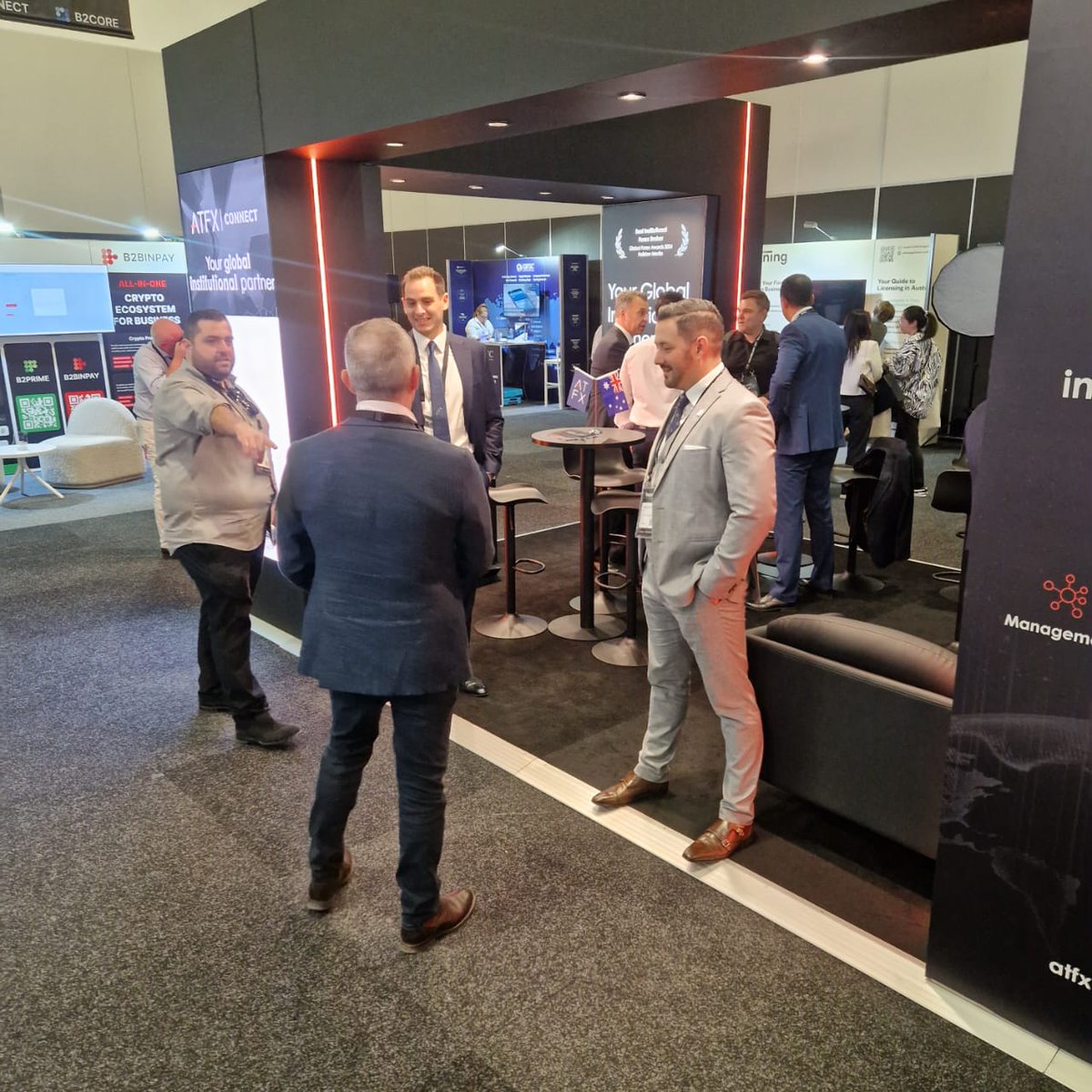 F_M_events's tweet image. The main floor is bustling and thriving in the first few hours of Day 2 of FMPS:24! #fmps #fmps24 #fmevents