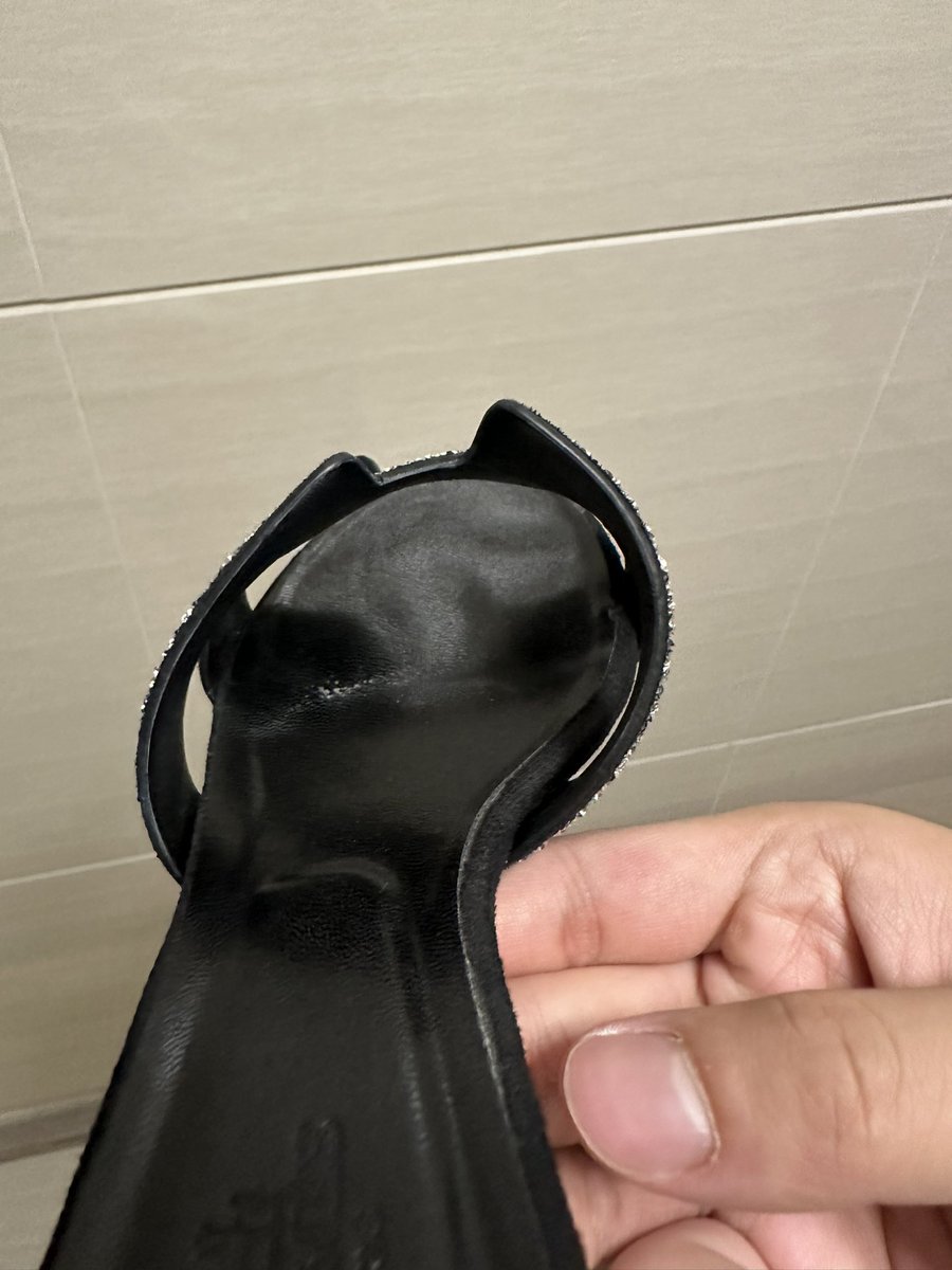 年度最佳 补图      真受不了这种顶美反差   在电梯里看见的是158臭脸高冷少妇  脚下踩着爱马仕脚泥拖鞋  在床上又是大哥的豹纹反差母狗    今晚再去看看偷偷拿走点什么寄给粉丝   或者 摄像头挂出来了 又或者 她搬走了… #扫楼 #射鞋  #反差 #原味 https://t.co/XZzdqathuB