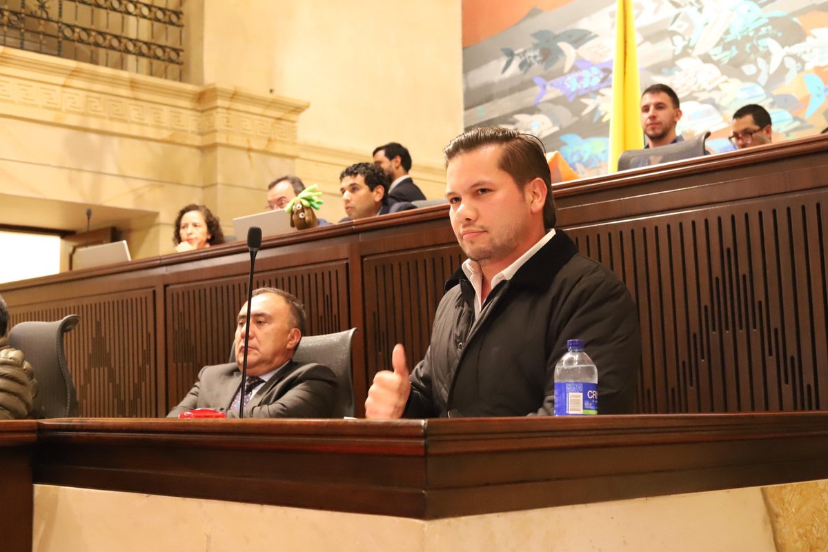 ANDRÉS CALLE (@andrescallea) on Twitter photo 🌿#EscazúAhora ES LEY DE LA REPÚBLICA.
Celebro que la <a href="/CConstitucional/">Corte Constitucional</a> dejó en firme el Acuerdo de Escazú, que busca proteger el medio ambiente y la vida de aquellos que luchan por defenderlo y preservarlo.
Desde la @camaracolombia defendí como Ponente este Acuerdo y celebro🌿🇨🇴 🌿#EscazúAhora ES LEY DE LA REPÚBLICA.
Celebro que la <a href="/CConstitucional/">Corte Constitucional</a> dejó en firme el Acuerdo de Escazú, que busca proteger el medio ambiente y la vida de aquellos que luchan por defenderlo y preservarlo.
Desde la @camaracolombia defendí como Ponente este Acuerdo y celebro🌿🇨🇴