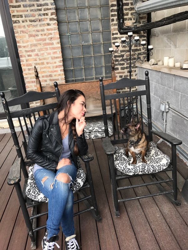 NotAJMendezNJ's tweet photo. Aww, Roxanne now that's a cool shirt that you have on with my sweet dog child #LarryTalbot on it. https://t.co/3OkD65cZgM