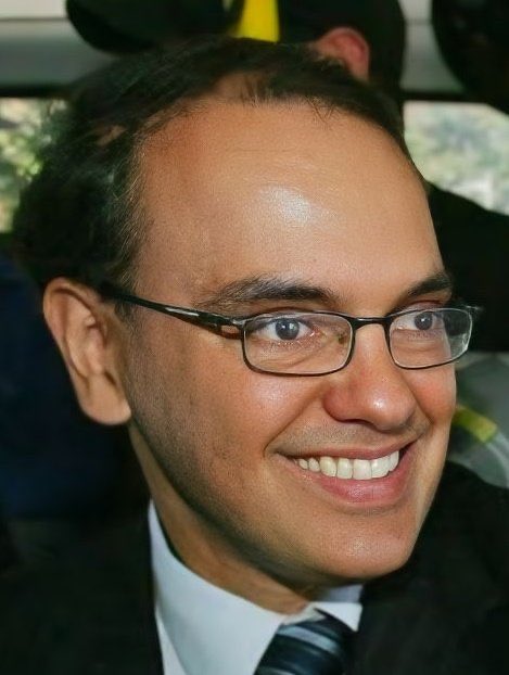 mto_tom's tweet photo. Deram o poder total a um homenzinho fraco, problemático e limítrofe. Um verme complexado e ressentido. Não tem como terminar bem. https://t.co/qG1ZbHYQhH