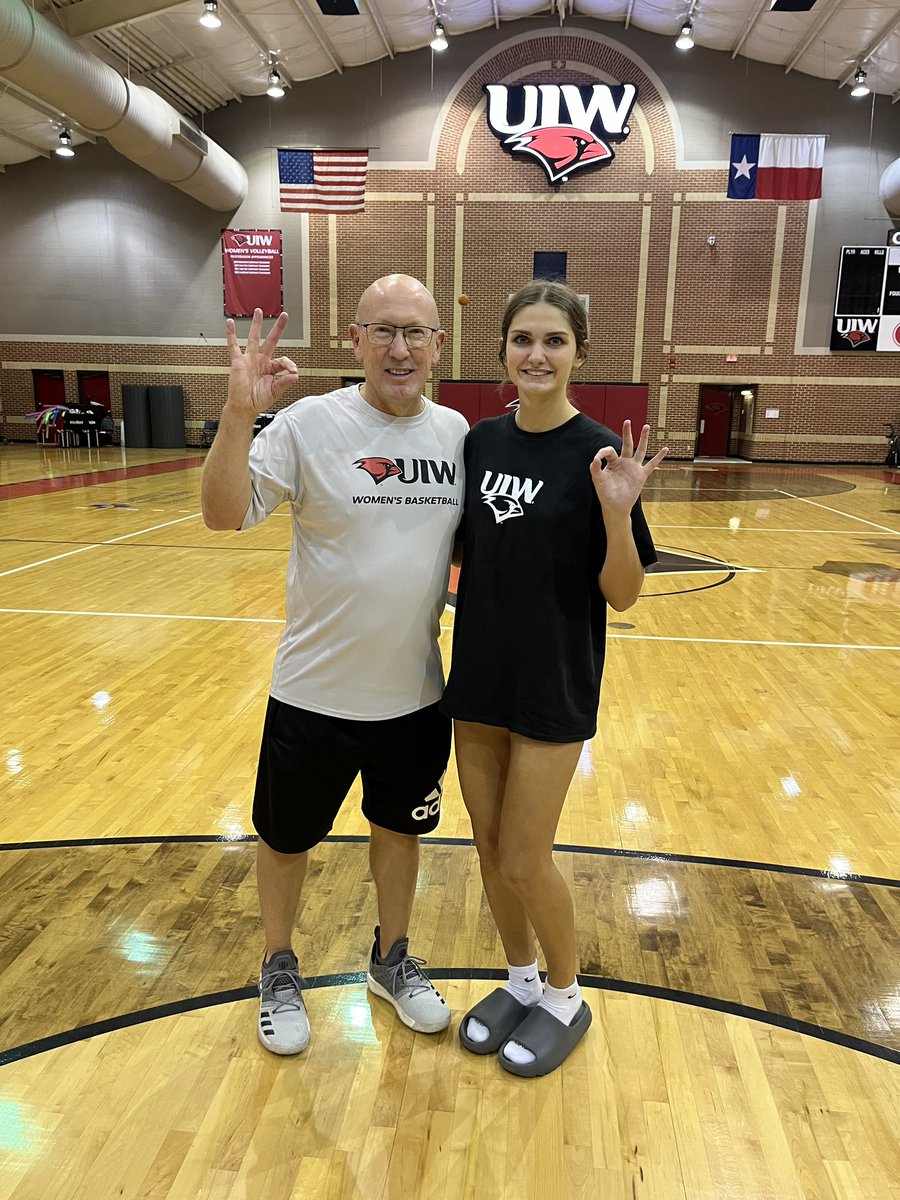 kendallwallace0's tweet photo. I had such an amazing learning experience last sunday attending the UIW elite camp! So thankful to Coach Dow and the staff for making this possible!! @UIWWBB @_CoachWade_ @phoenixselect https://t.co/3kXiEJh61r