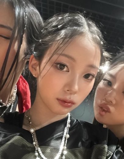 📷| Fotos pré-debut da Narin.

#MEOVV #미야오 #NARIN #나린