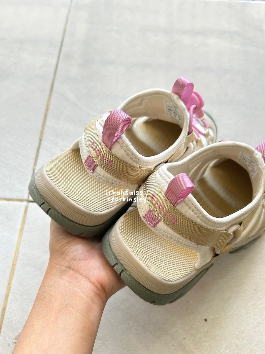 kforkinsley's tweet photo. 💗🎀 sepatu sendal coquette 🎀🌸 https://t.co/HnWctEJBrV