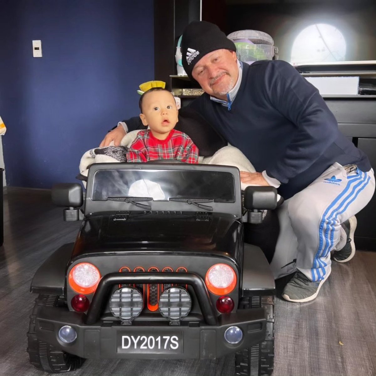 Con el amor que siempre dan y expresan a sus nietos, les enviamos un abrazo a todos los abuelitos, en especial a Isa, Ange, Arturo, Pedro y Enrique, uno grande grande hasta el cielo a Benita. ❤️🫶🏻