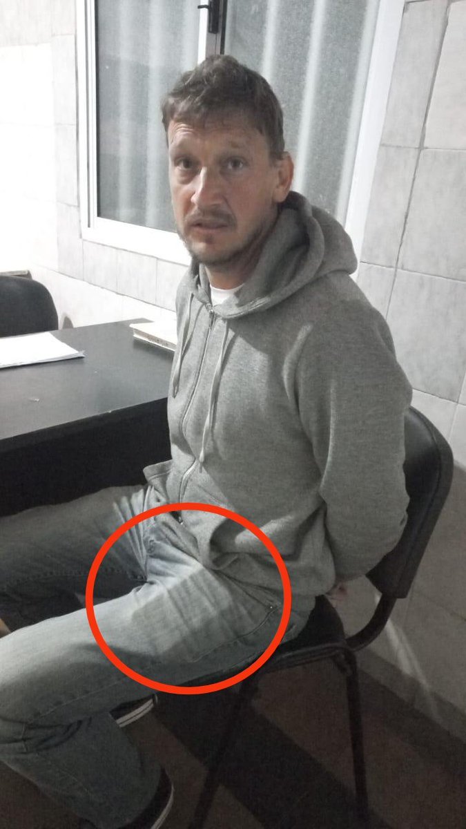 Germán Kiczka. Detenido con el teléfono en el bolsillo.

Dormí tranquila, <a href="/PatoBullrich/">Patricia Bullrich</a>.